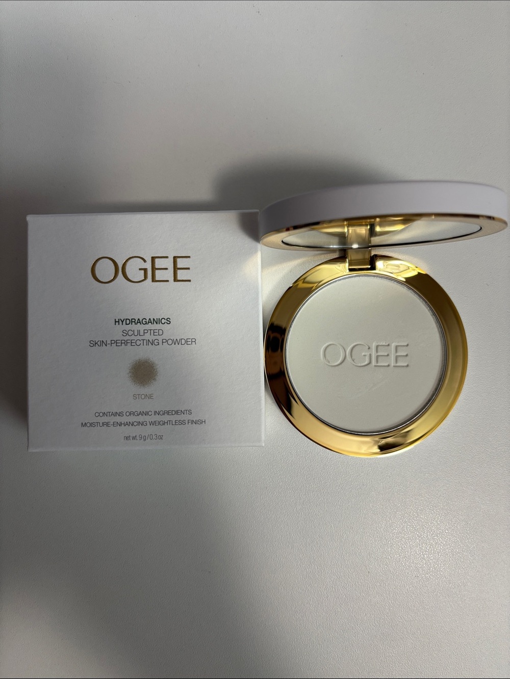 OGEE Hydraganics Sculpted Skin-Perfecting Powder — Stone (White/Cream)